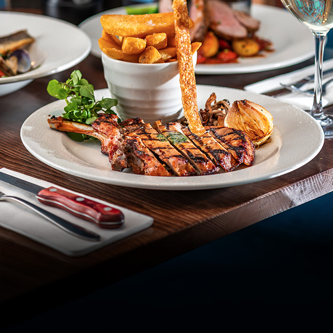 A La Carte menu at The Oatlands Chaser