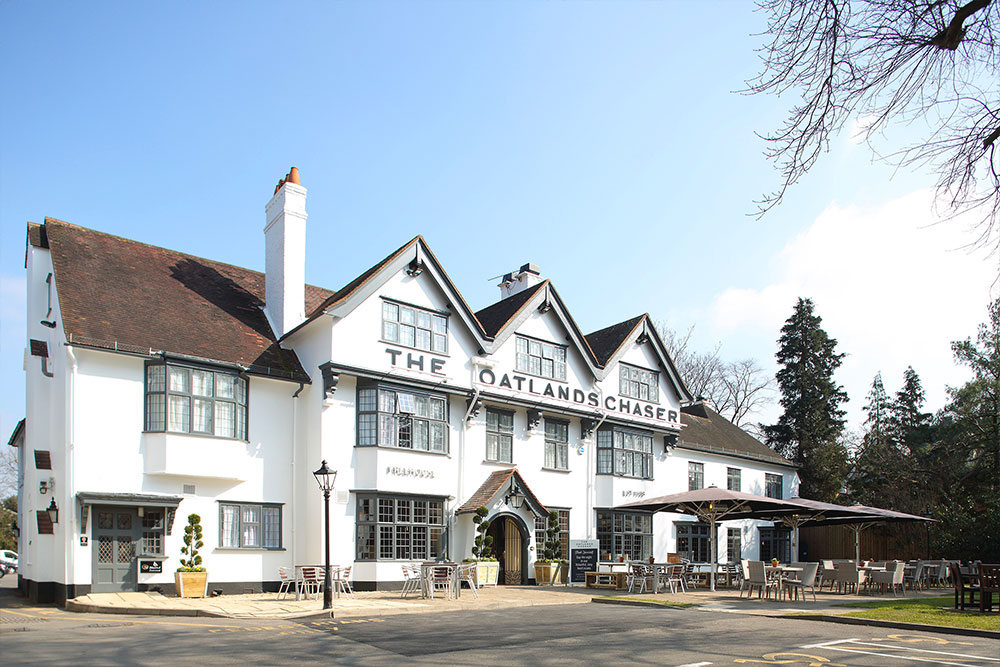 Gallery • See Photos of The Oatlands Chaser, Weybridge